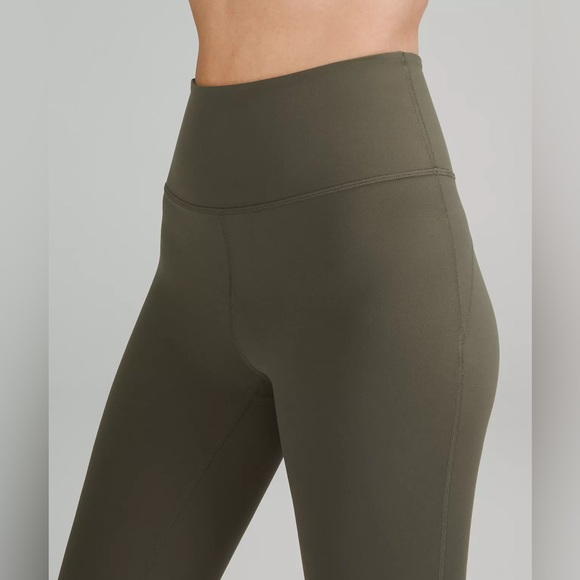 Groove Super-High-Rise Flared Pant
Nulu Army Green - Picture 4 of 5